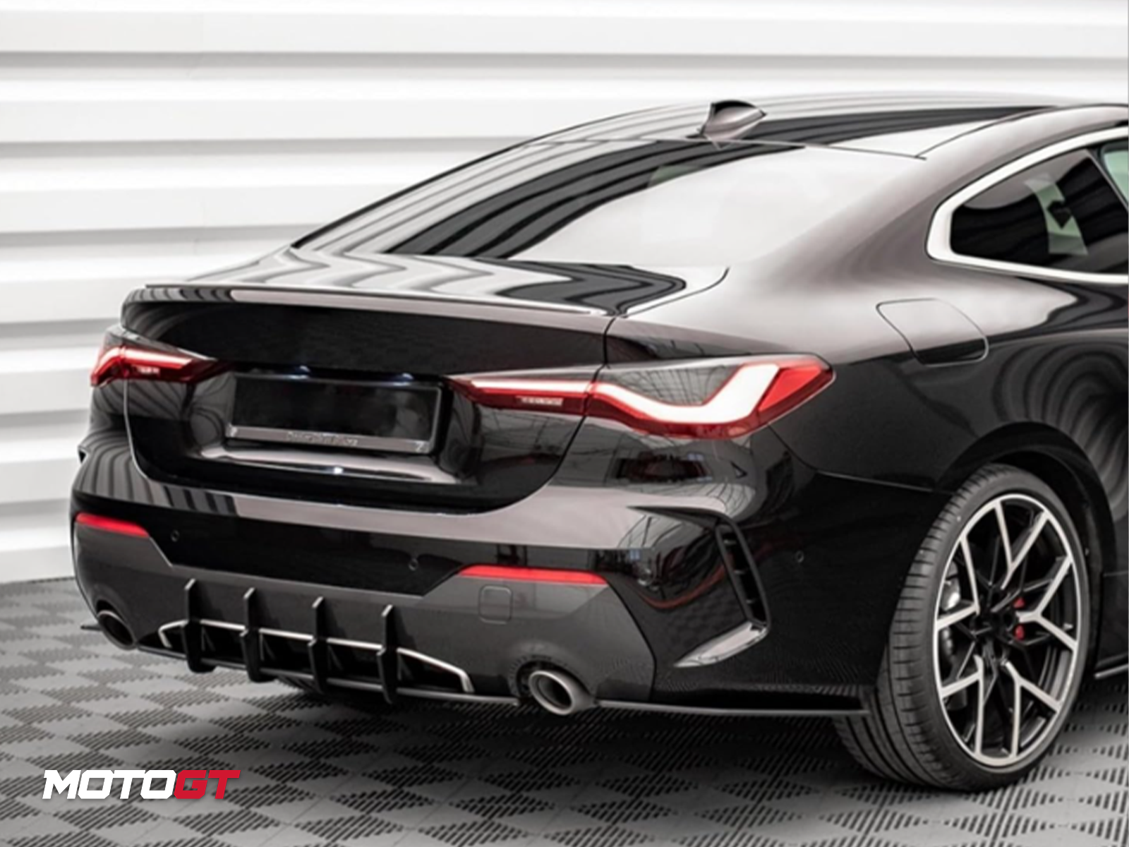 4 SERIES REAR DIFFUSER TRIM